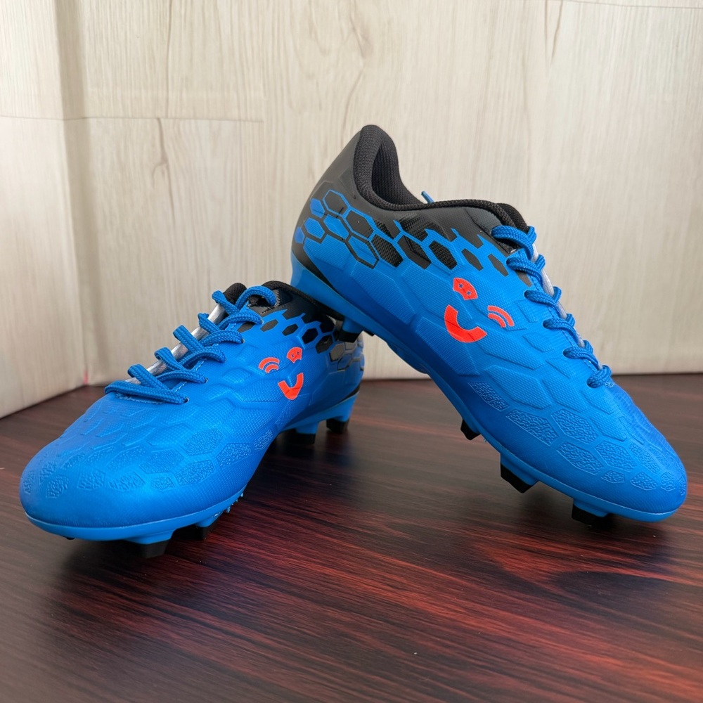 NWOT Leoci Kids Unisex Boys Girls Soccer Cleats 13.5 Royal Blue Black Futball
